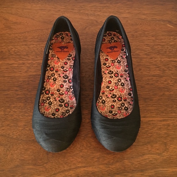 Ballet Flats in black raw silk  Sz 6
