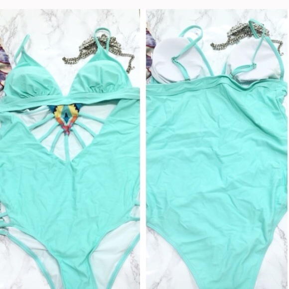 🌿🌷 Aqua cut out monokini SOLD - Picture 3 of 3
