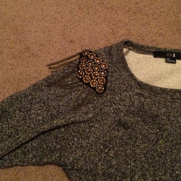 Gray sweater - Picture 2 of 4