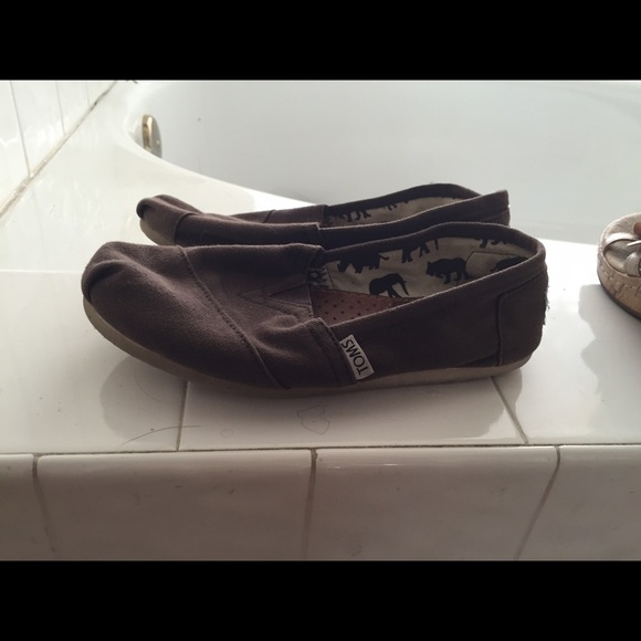 Toms brown women's size 6