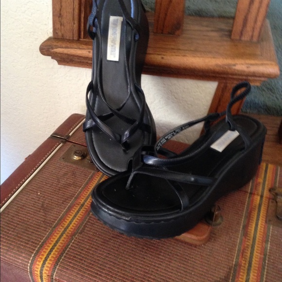 MainFrame Shoes - Wedge casuals