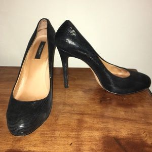 Black pumps with small platform