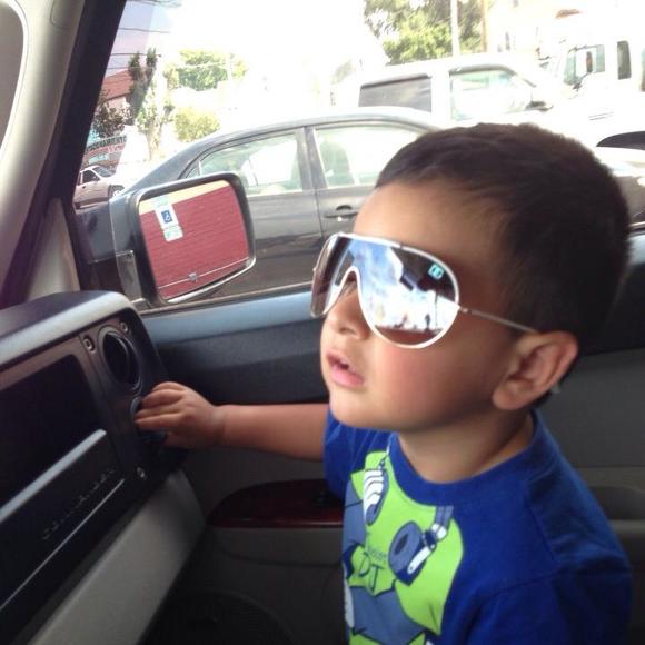 Meet your Posher, Victor