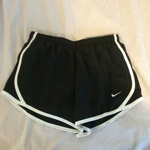 Girls Nike tempo running shorts