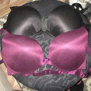Victoria's Secret plunge bra bundle. (2)