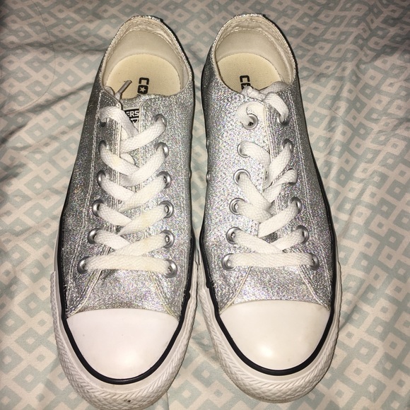 🚨🚨FLASH SALE🚨🚨Glittery Converse!