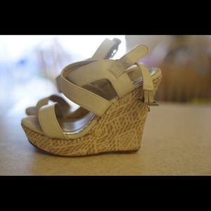 Chase & Chloe wedges