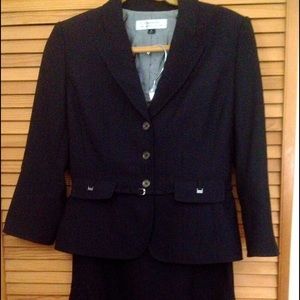 Tahari navy belted skirt suit size 6