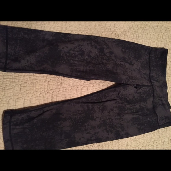 Lululemon wunder under crop.