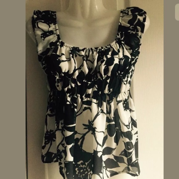 Sheer Floral Black&White Short Sleeve Peasant Top