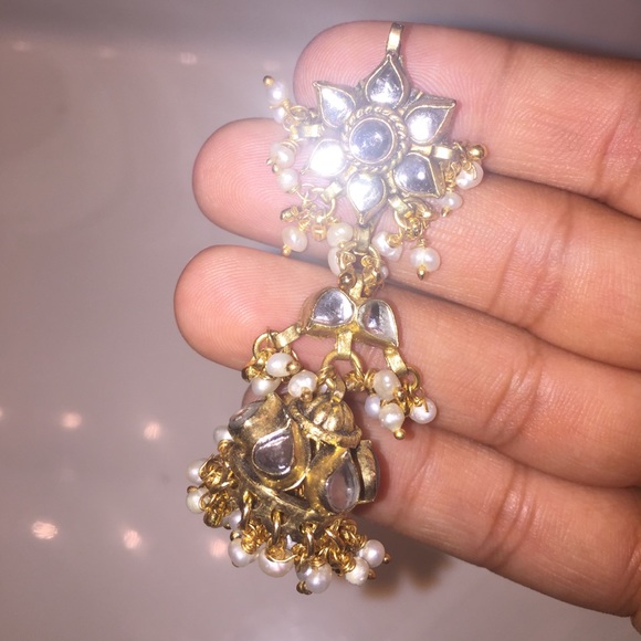 Kundan earrings.