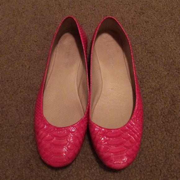 Pink flats - Picture 1 of 4