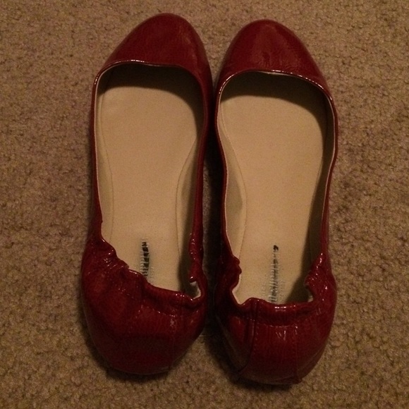 Red flats - Picture 3 of 3