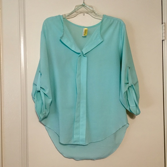 Francesca's mint green top