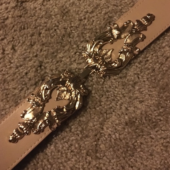 Nude Gold Brocade Filigree Belt