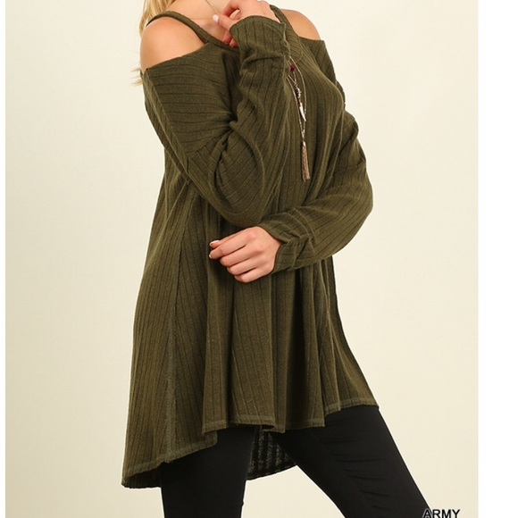Ribbed A-Line Top w/Shoulder Cut Out - Picture 3 of 4