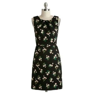 Sunny Girl Floral Sheath Dress in Small
