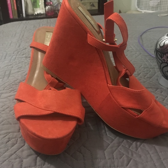 Never worn ZARA "trafaluc" coral wedges🍑