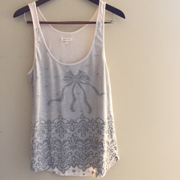 ♻️donated♻️Flowy Bow Comfy but Classy Tank