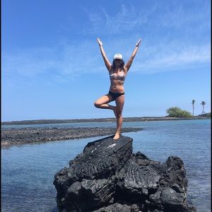 Meet your Posher, Joy