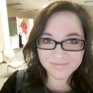 Meet your Posher, Lindsey