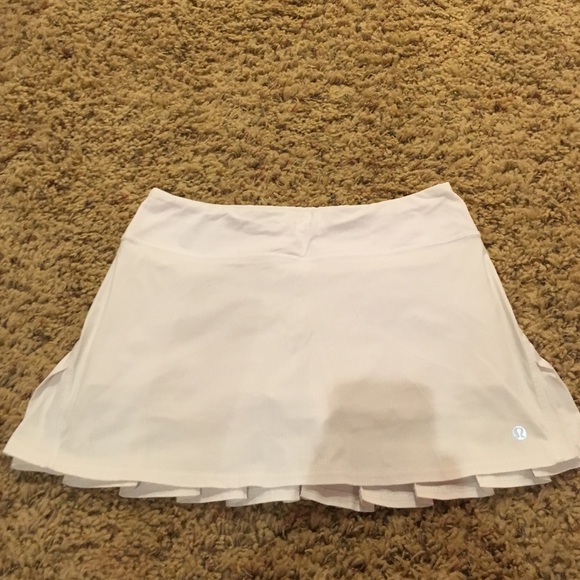 LULULEMON: white athletic skirt