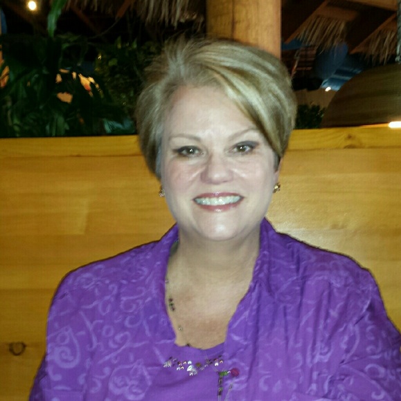 Meet your Posher, Lynne - Picture 1 of 1