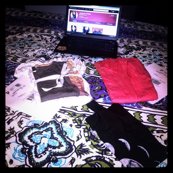 💌📦SHIPMENTS📦💌 - Picture 1 of 1