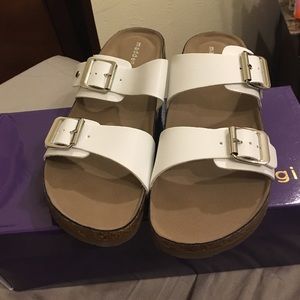 madden girl shoes. NEVER WORN.