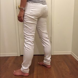 White skinny jeans