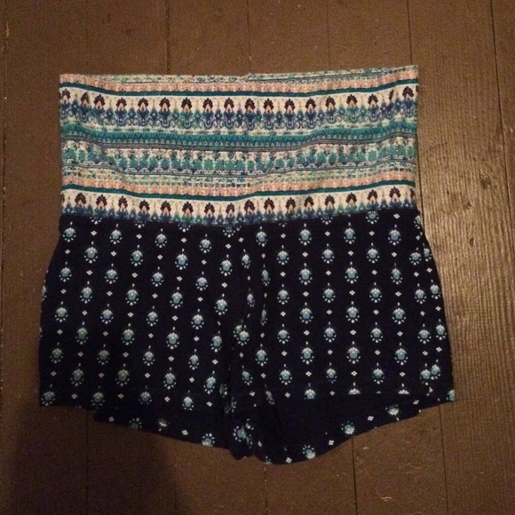 Pattern, fold, yoga shorts