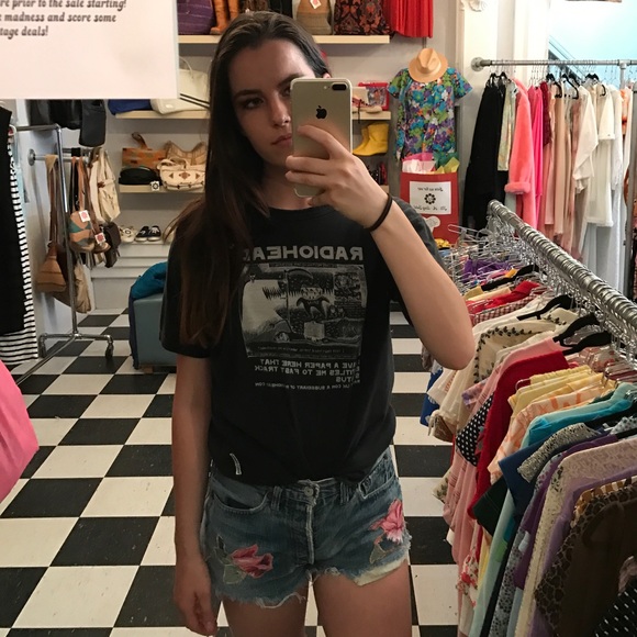 Meet your Posher, Sarah - Picture 2 of 2