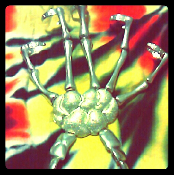 Skeleton hand bracelet