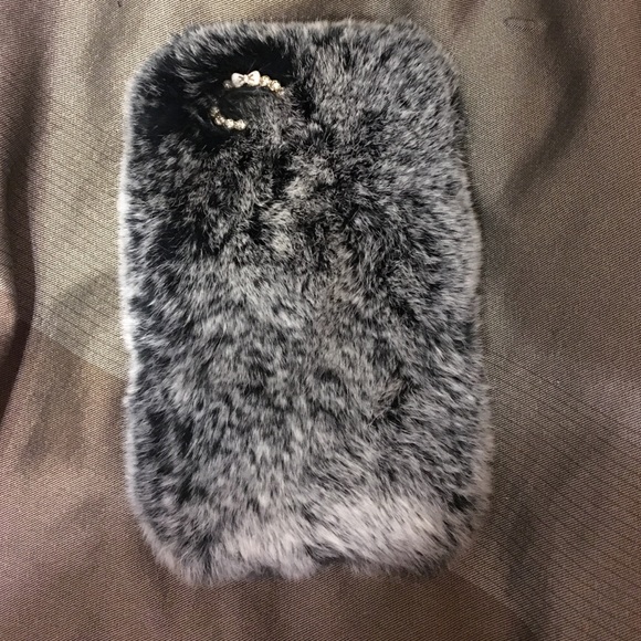Shop Jeen Accessories - NWOT Furry iPhone 6/6s case