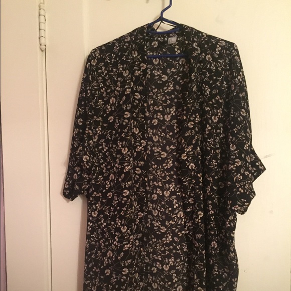 H&M Size M Black Floral Long Kimono