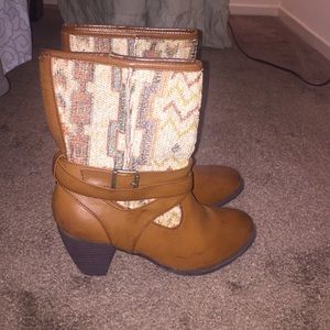 BUCKLE Western Style boots