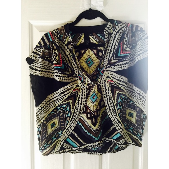 100% silk tribal cropped blouse (fits size 2-4) - Picture 3 of 4
