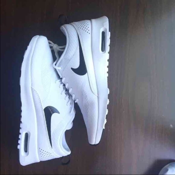 SOLDDDD NWT Nike Air Max Thea 7.5