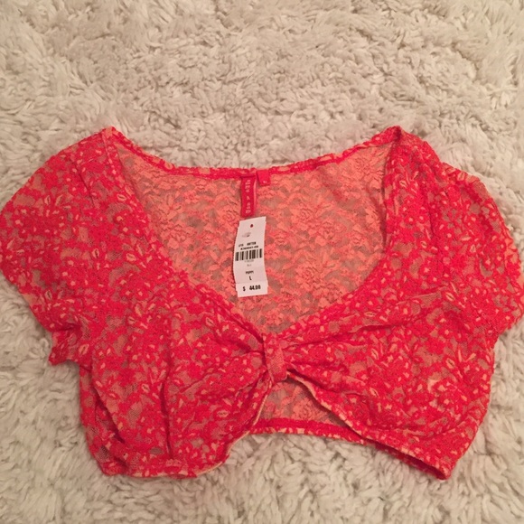 Sam & Emma (LF) crop top