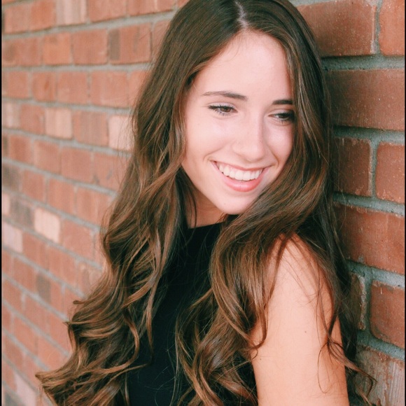 Meet your Posher, Addison - Picture 1 of 1