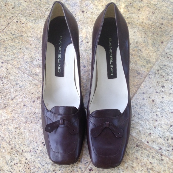 Bandolino Brown leather loafers heels. Size 6.5M