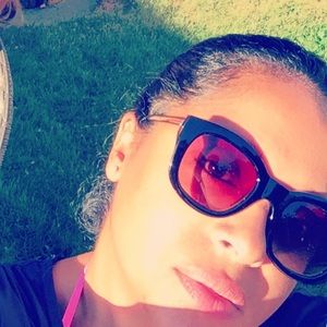 Meet your Posher, Maricrux