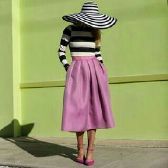 Meet your Posher, Lainey - Picture 2 of 4