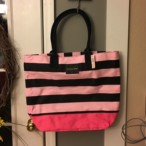 Victoria's Secret Handbags - NWT, Victoria Secret Tote. 🎉🎉 only reduction🎉🎉