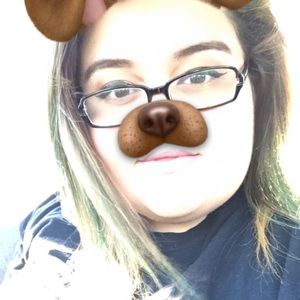 Meet your Posher, Caitlin