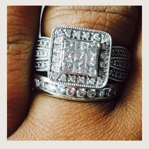 1.575 cwt, princess halo illusion set dis ring