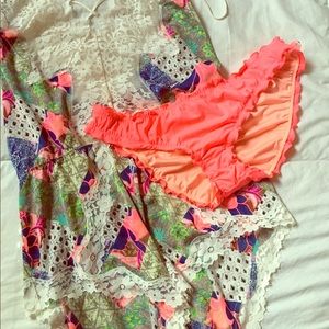 NWT Victoria's Secret Scrunched Bikini Bottom