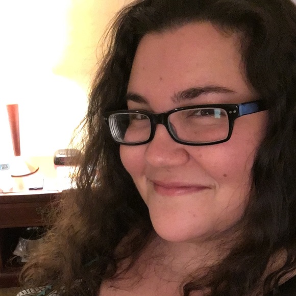 Meet your Posher, Rachael - Picture 3 of 3