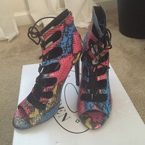 Steve Madden CAMMORA Multi Snake sz8