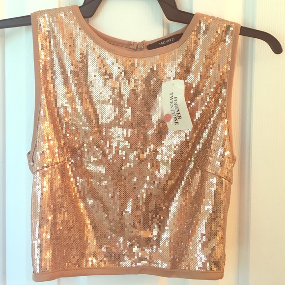 F21- Sequined crop. NWT. Make me an offer ✨